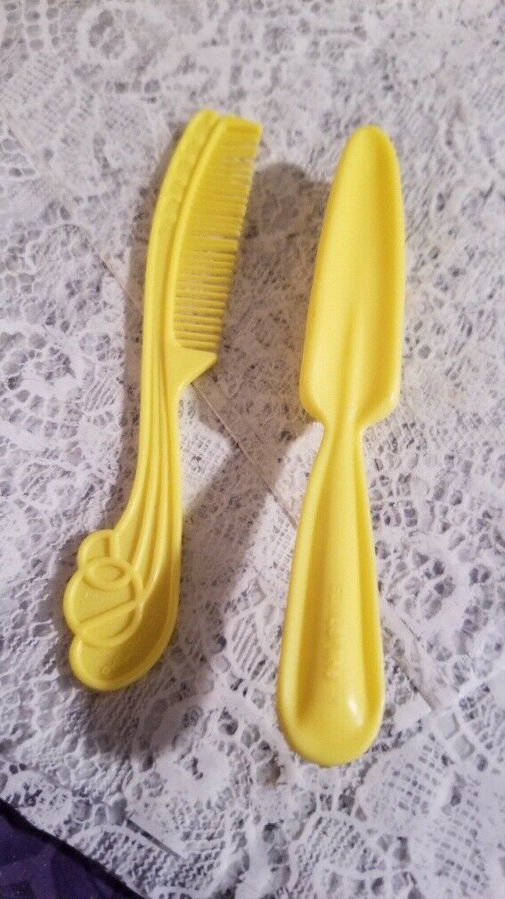 Vintage Barbie Htf Pretty Changes Yellow Comb And Brush