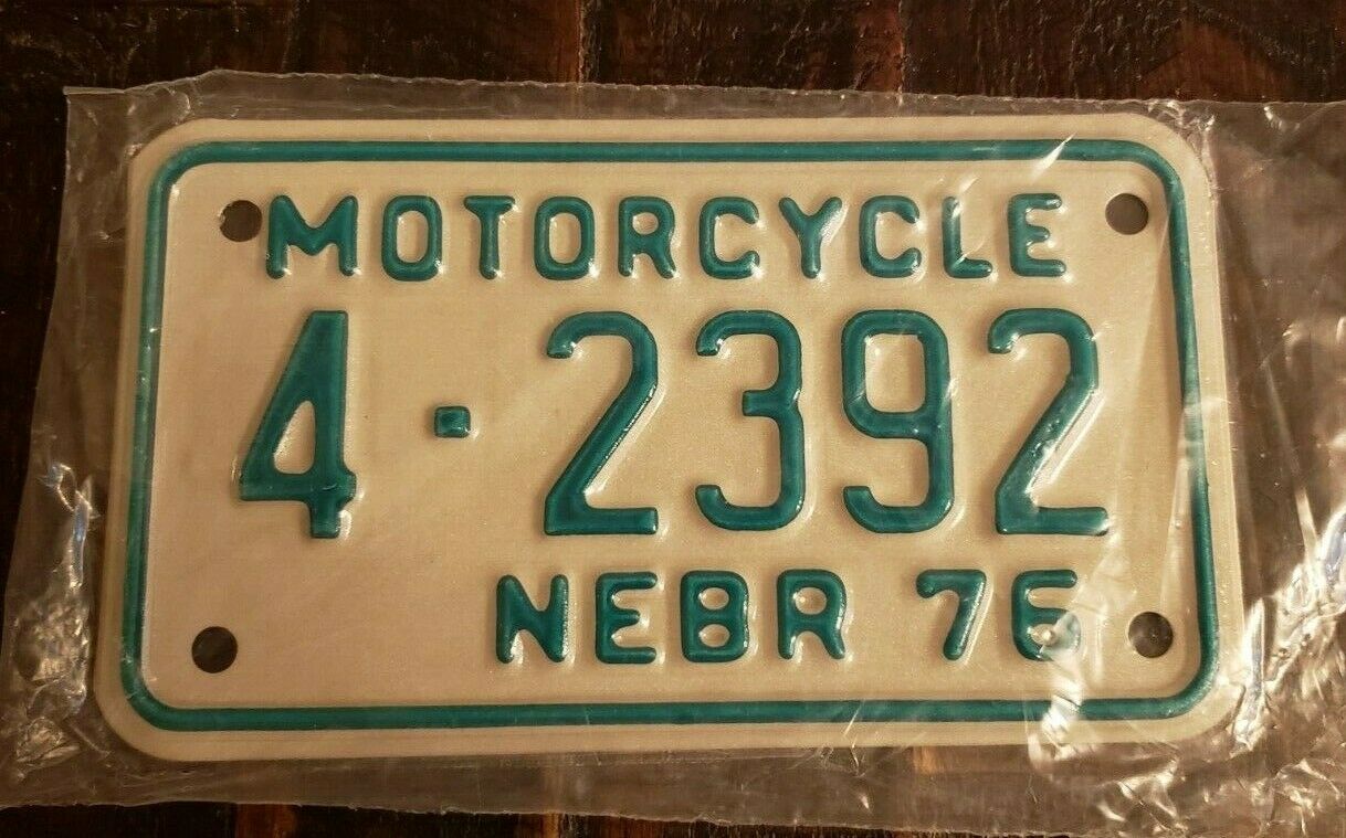 Mint 1976 Nebraska Motorcycle Unissued License Plate 4 - 2392    Fast Free S/h