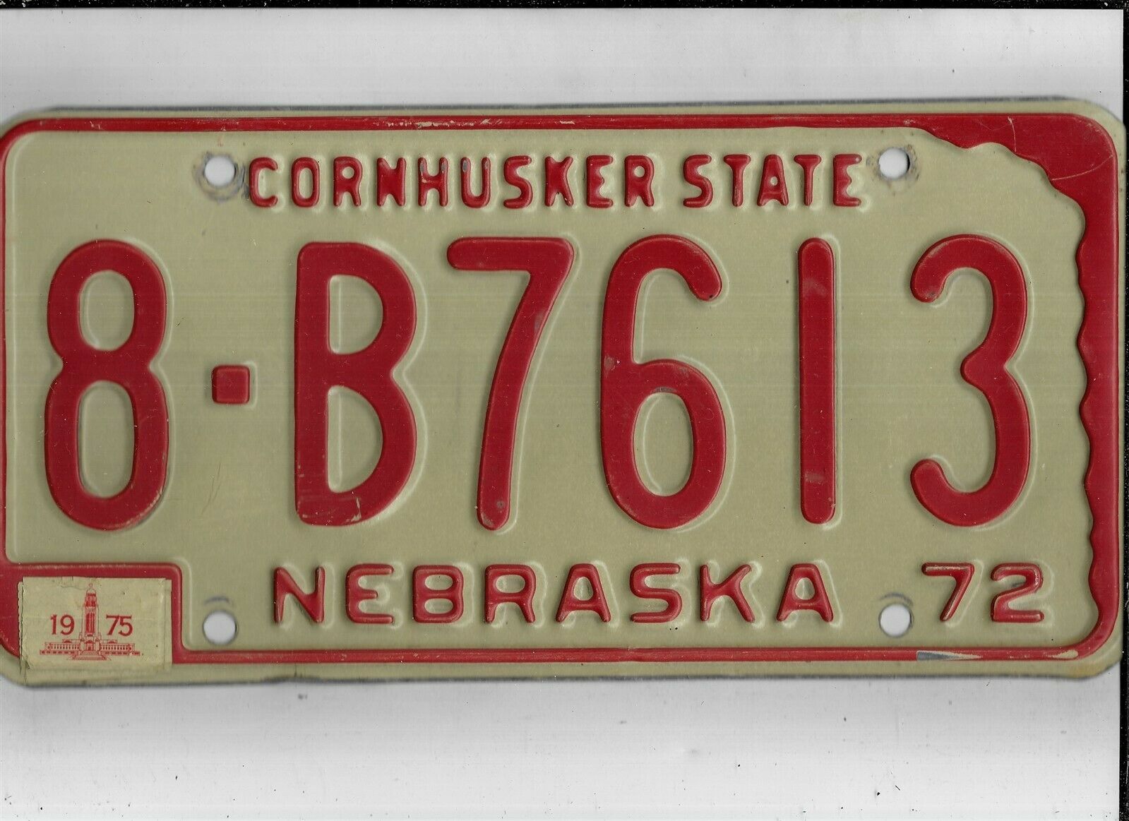 Nebraska Passenger 1975 License Plate "8-b7613" ***hall***